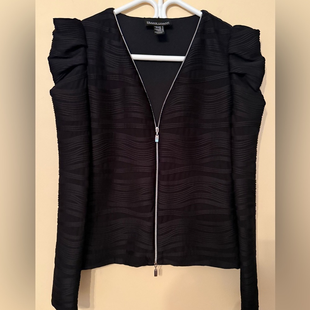 Black Textured Zip-Front Women's Top by Frank Lyman
Size 8